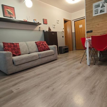 Appartamento Aleph With Private Parking, Next Train Station Côme Extérieur photo