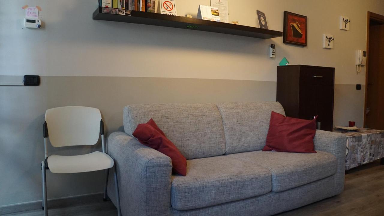 Appartamento Aleph With Private Parking, Next Train Station Côme Extérieur photo