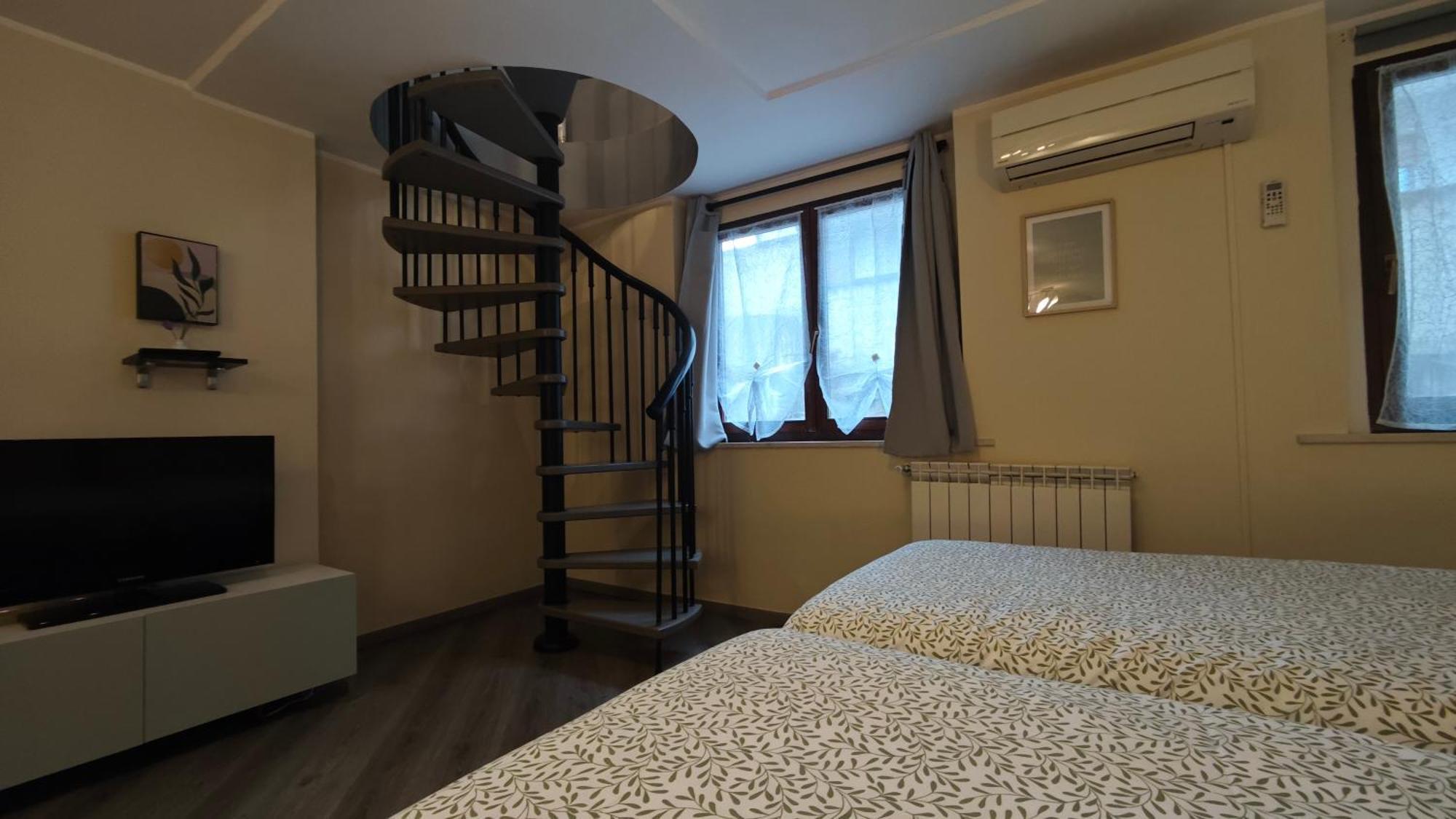 Appartamento Aleph With Private Parking, Next Train Station Côme Extérieur photo