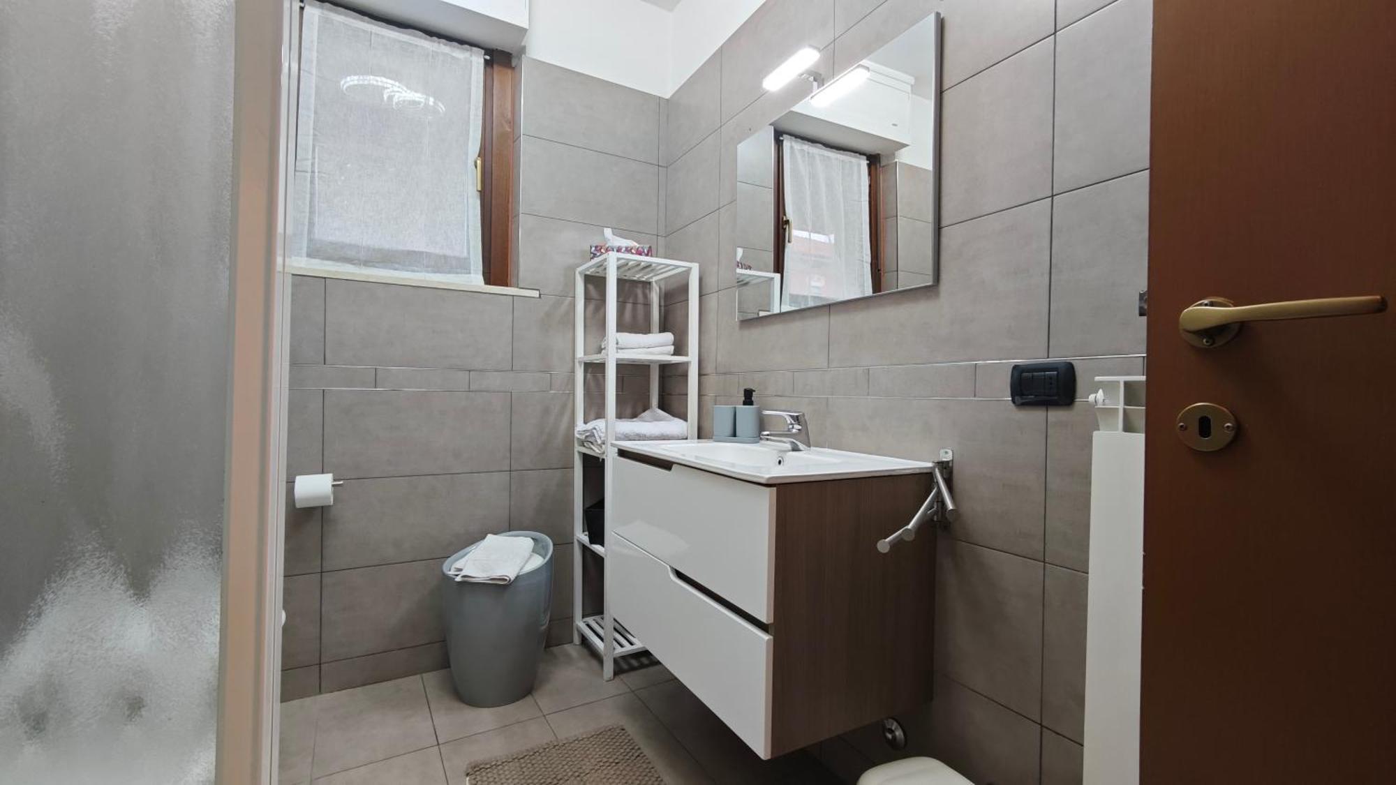 Appartamento Aleph With Private Parking, Next Train Station Côme Extérieur photo